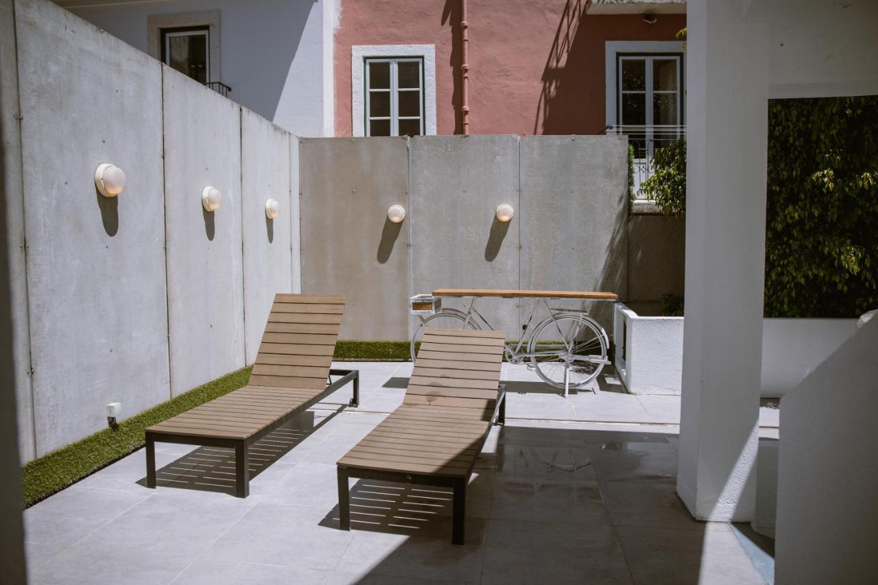 The Lx Hill Hostel Lisbon Bagian luar foto
