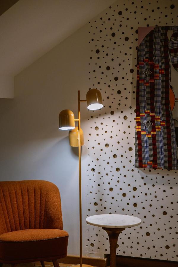 The Lx Hill Hostel Lisbon Bagian luar foto