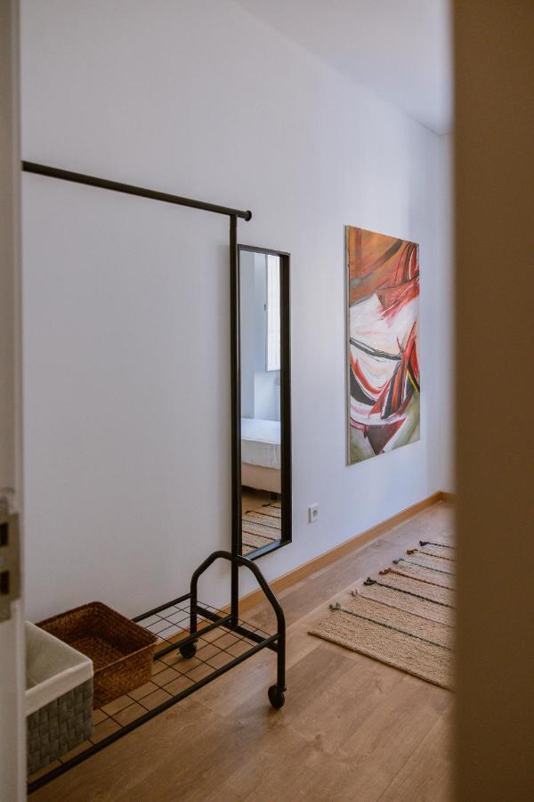 The Lx Hill Hostel Lisbon Bagian luar foto
