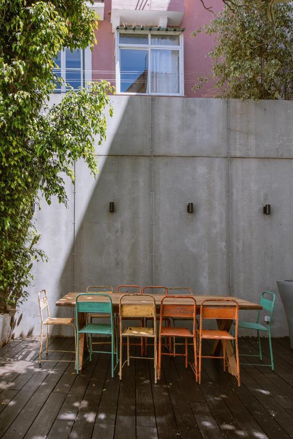 The Lx Hill Hostel Lisbon Bagian luar foto