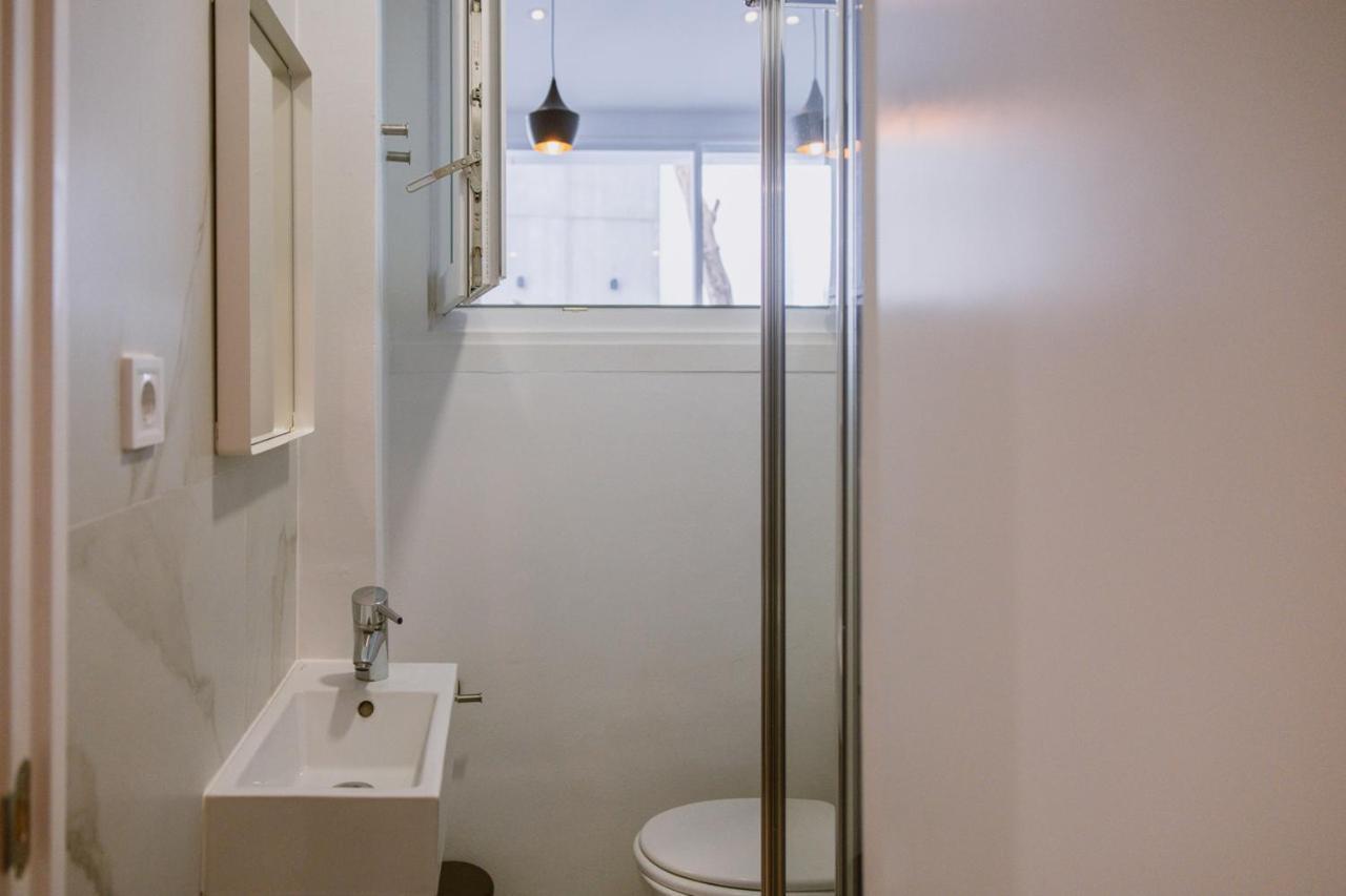 The Lx Hill Hostel Lisbon Bagian luar foto