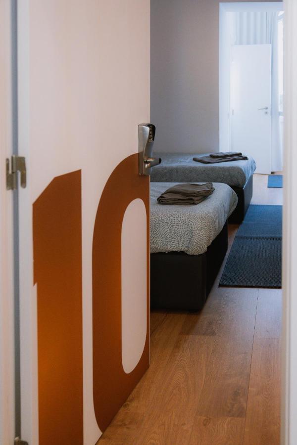 The Lx Hill Hostel Lisbon Bagian luar foto