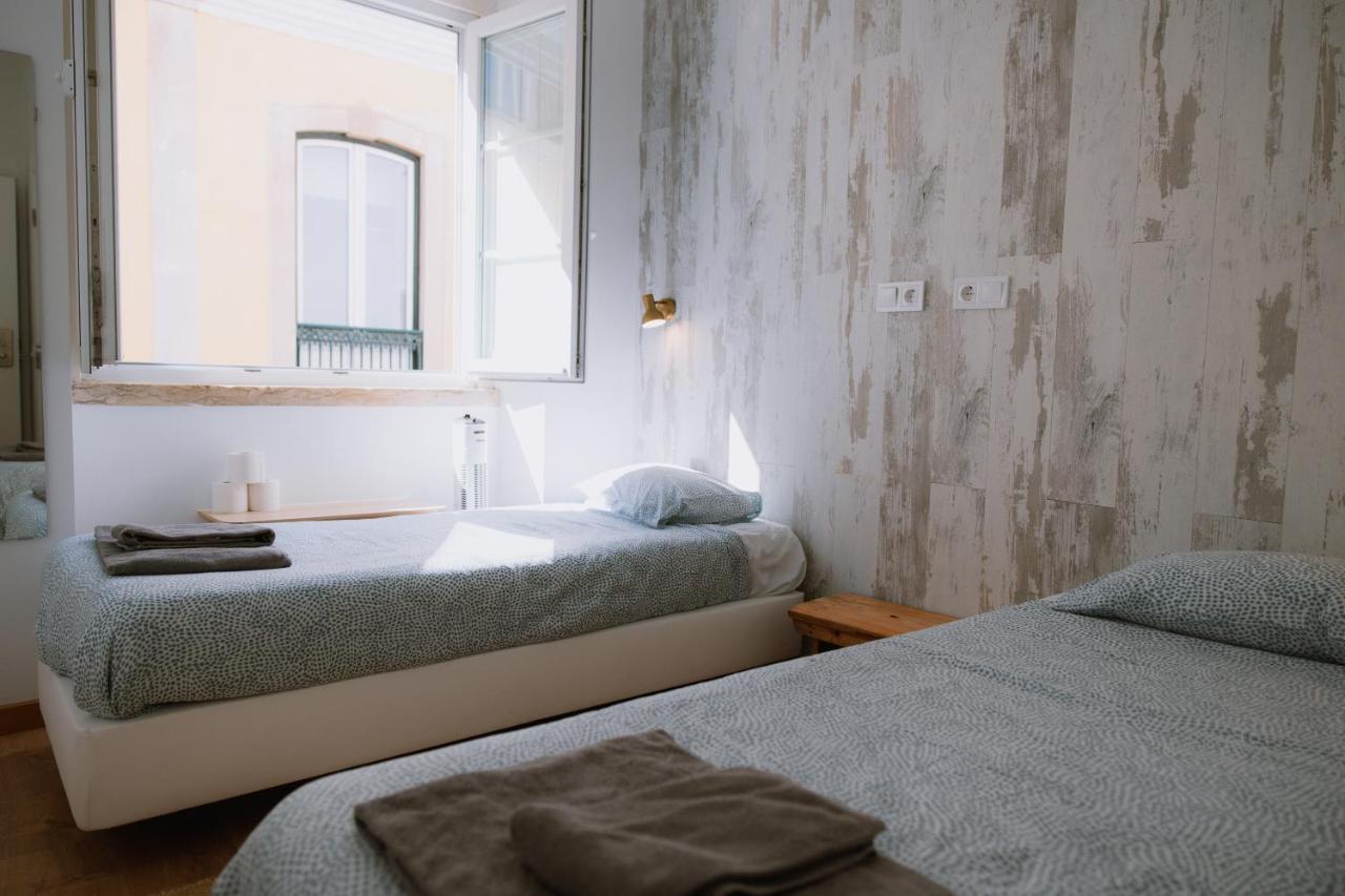 The Lx Hill Hostel Lisbon Bagian luar foto