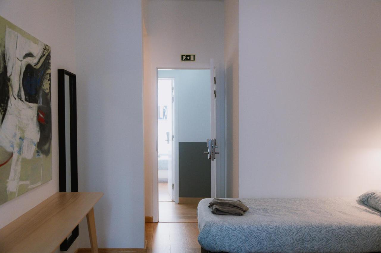 The Lx Hill Hostel Lisbon Bagian luar foto