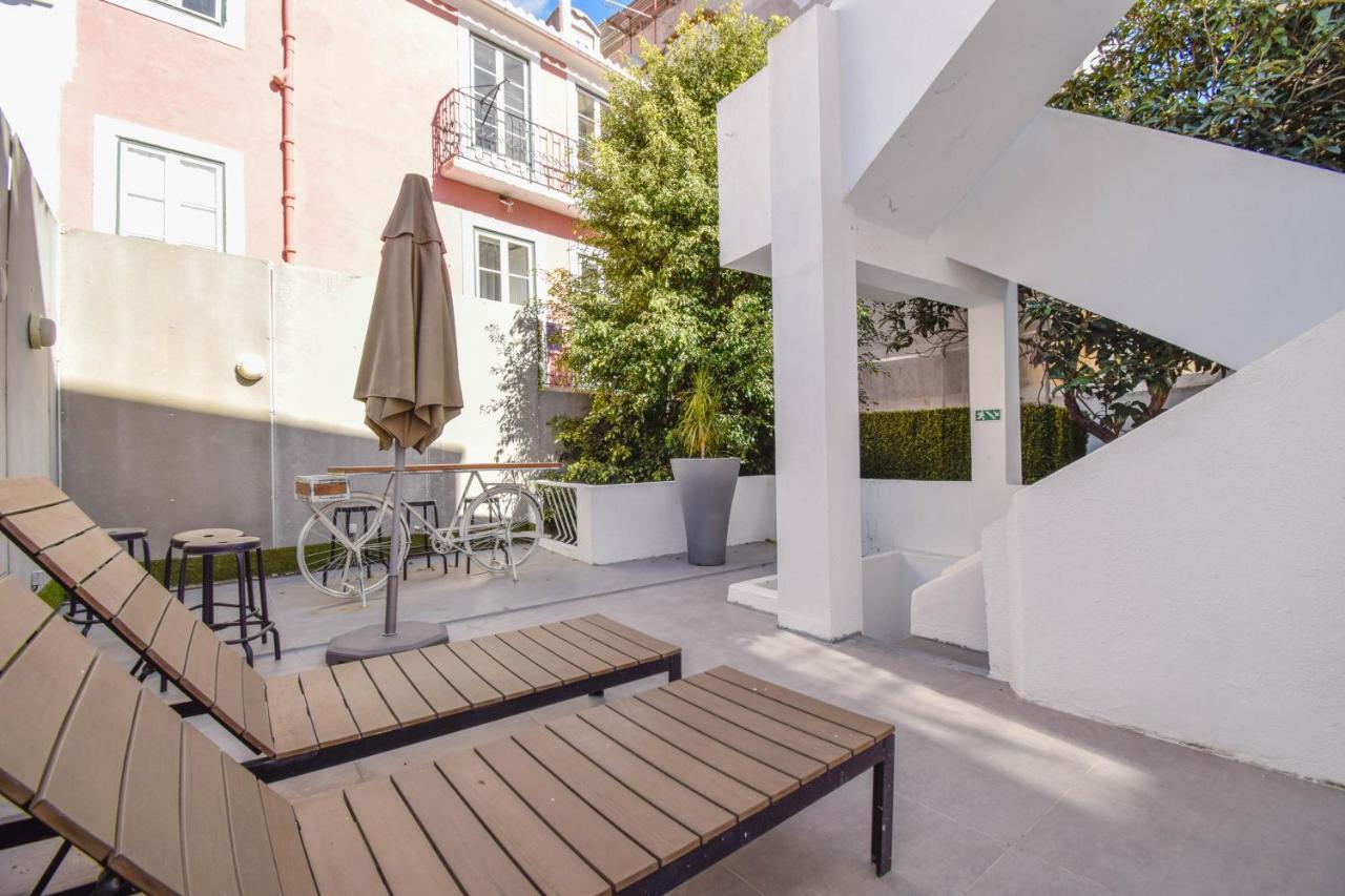 The Lx Hill Hostel Lisbon Bagian luar foto